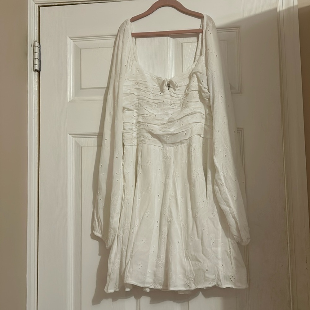 Hollister White Eyelet Smocked Long Sleeve Mini Dress Size M NWT